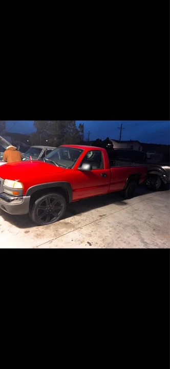 2005 GMC Sierra 2nd Gen - Image 3 of 7