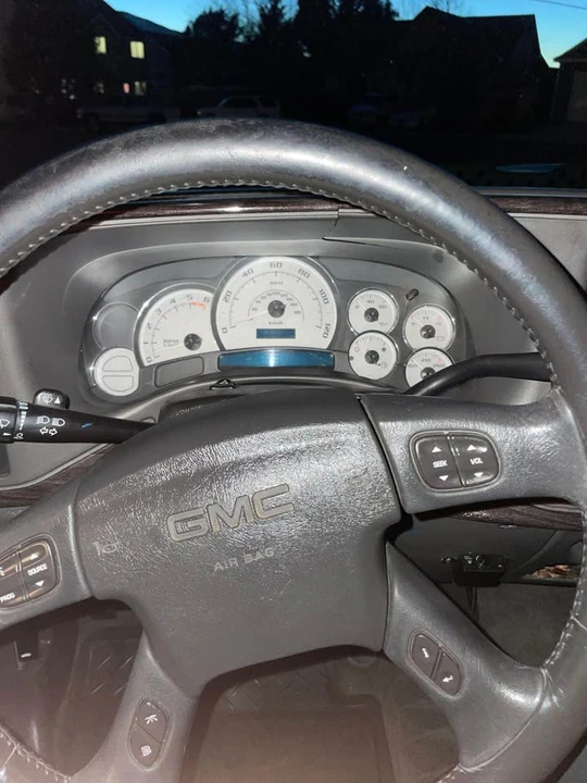 2005 GMC Sierra 2nd Gen - Image 14 of 20
