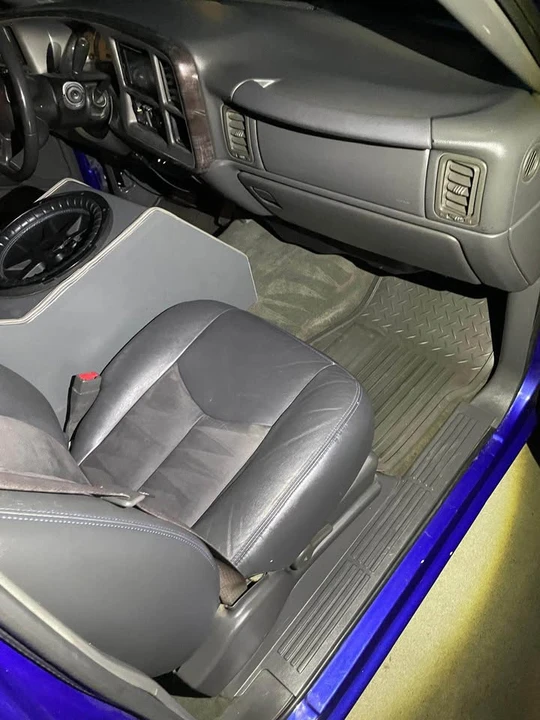 2005 GMC Sierra 2nd Gen - Image 11 of 20