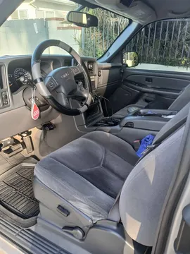 2005 GMC 1500 Regular Cab · Short Bed