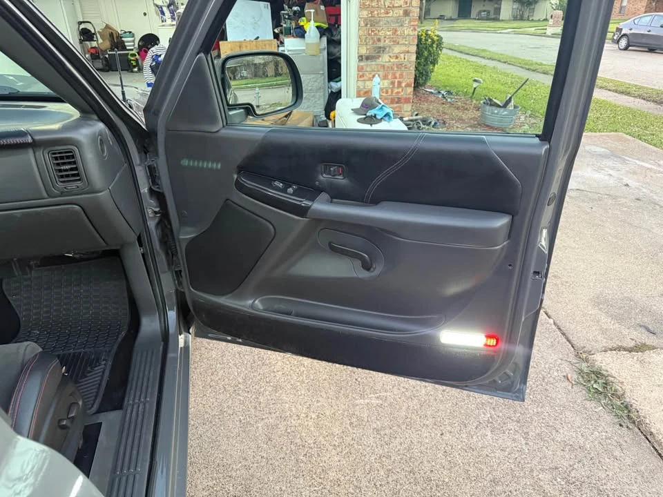 2005 GMC Sierra 2nd Gen - Image 9 of 12