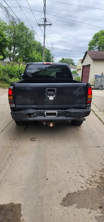 2005 GMC Sierra 2nd Gen - Image 5 of 8