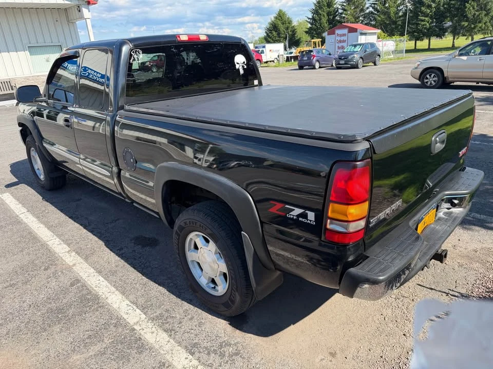 2005 GMC Sierra 2nd Gen - Image 4 of 14