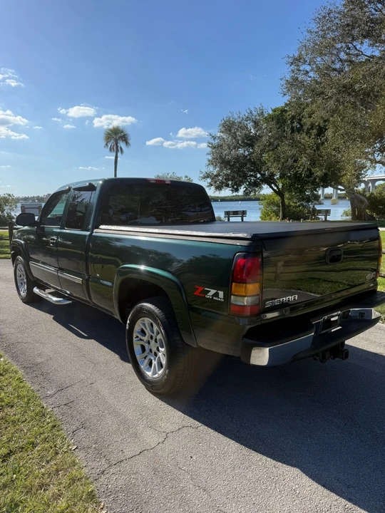 2005 GMC Sierra 2nd Gen - Image 5 of 13