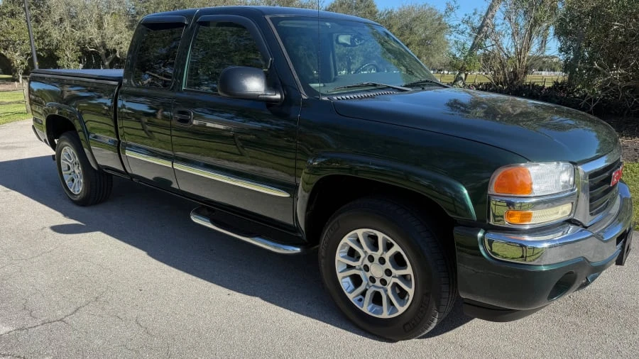 2005 GMC Sierra 2nd Gen - Image 6 of 13
