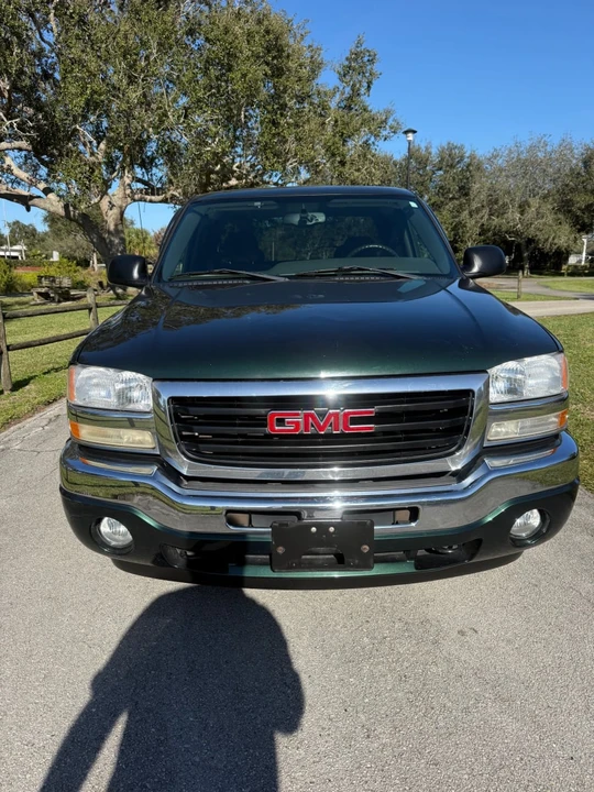 2005 GMC Sierra 2nd Gen - Image 3 of 13