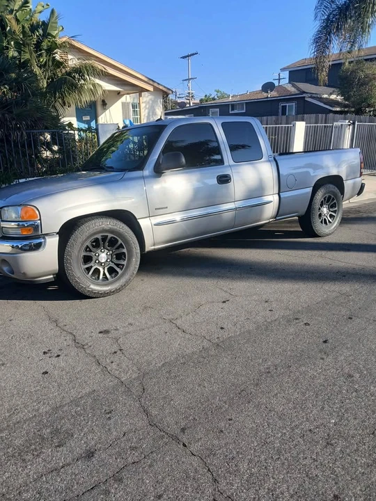 2005 GMC Sierra 2nd Gen - Image 9 of 10