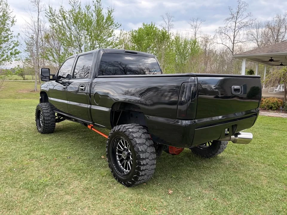 2005 GMC Sierra Heavy Duty 2nd Gen - Image 3 of 10