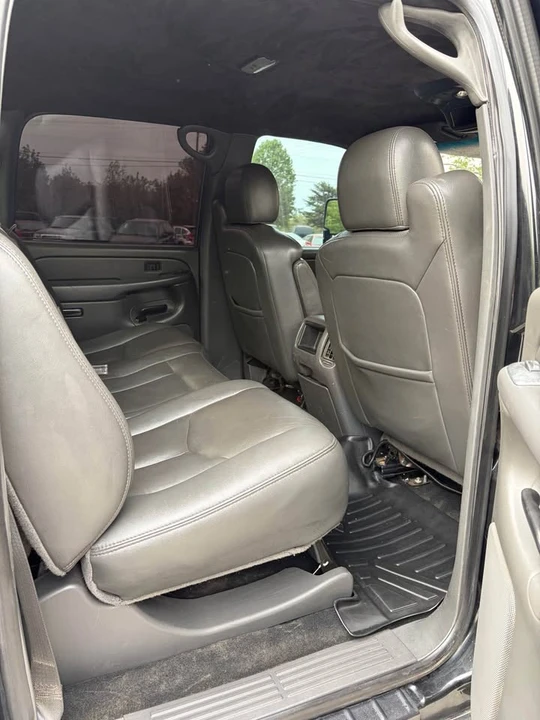 2005 GMC Sierra Heavy Duty 2nd Gen - Image 8 of 10