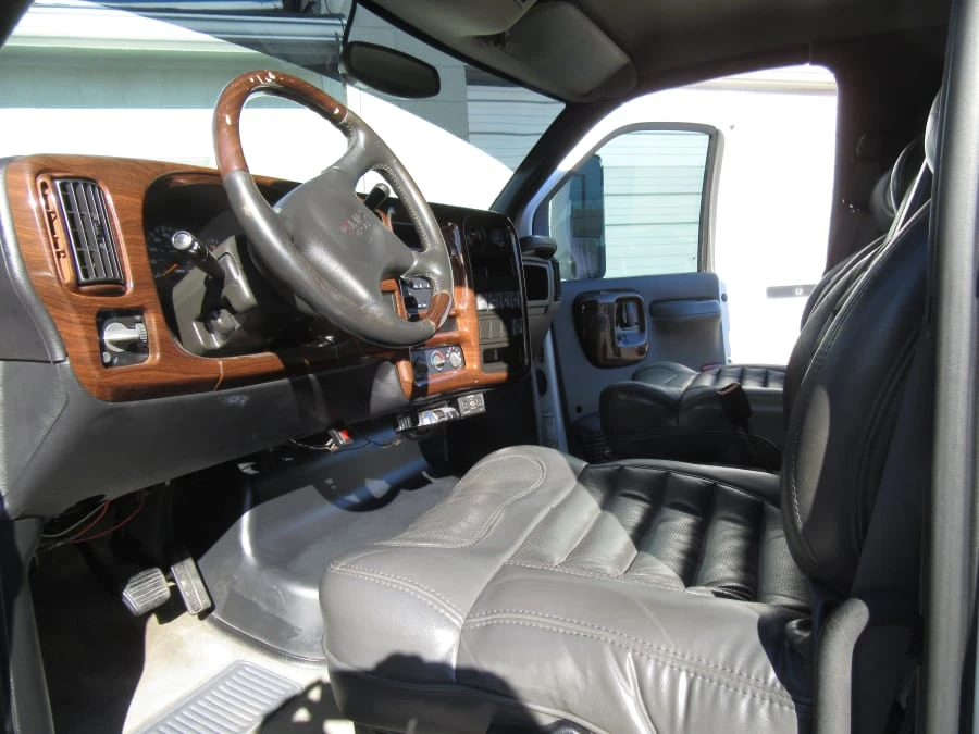 2005 GMC TopKick - Image 4 of 12