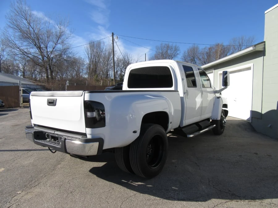 2005 GMC TopKick - Image 12 of 12