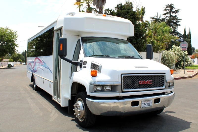 2005 GMC TopKick - Image 19 of 19
