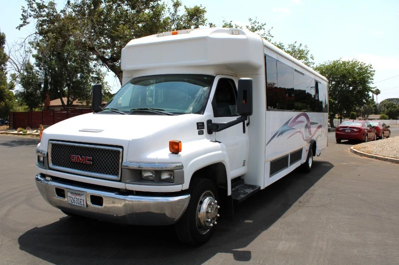 2005 GMC TopKick - Image 17 of 19