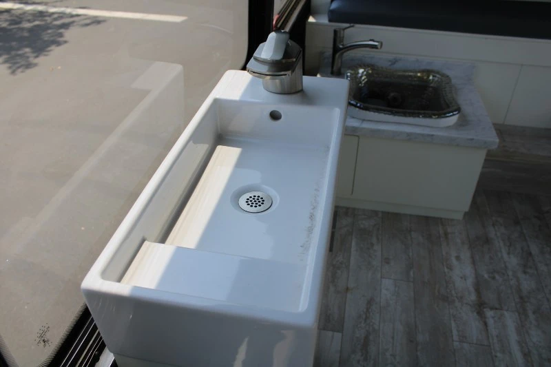 2005 GMC TopKick - Image 13 of 19