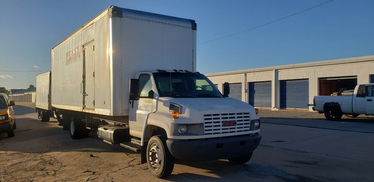 2005 GMC TopKick - Image 6 of 8