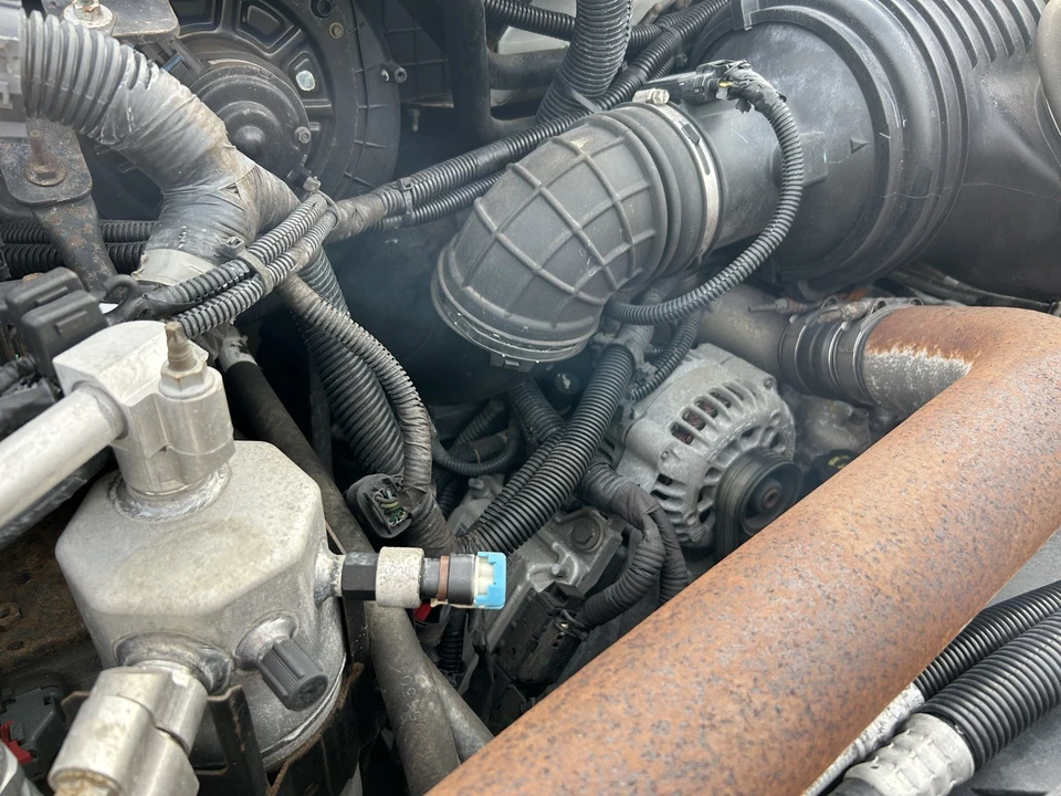 2005 GMC TopKick - Image 13 of 31