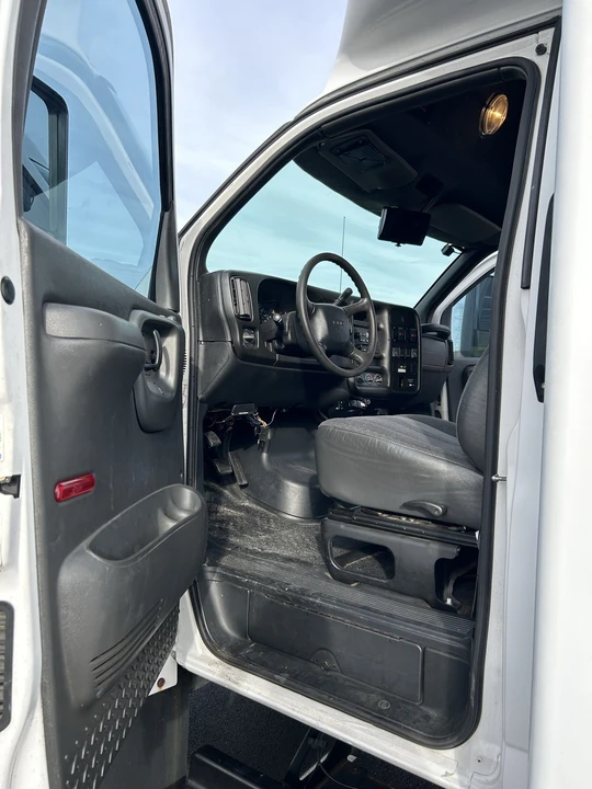 2005 GMC TopKick - Image 30 of 31