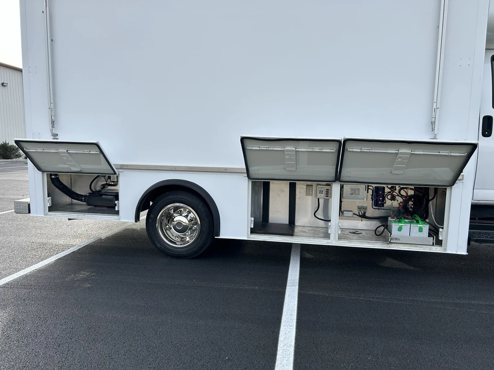 2005 GMC TopKick - Image 24 of 31