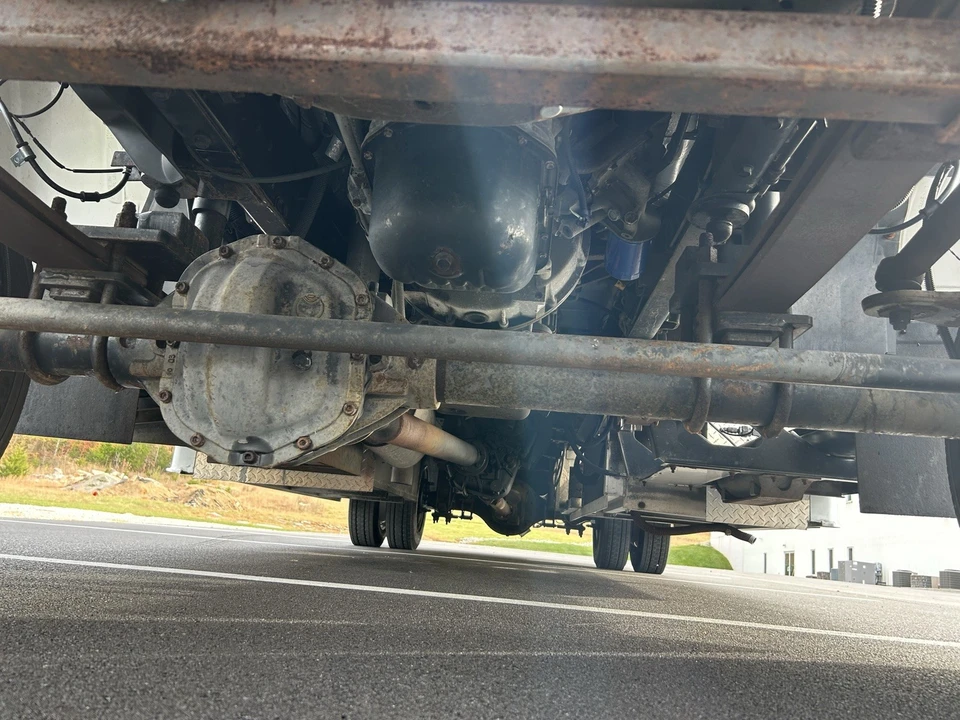 2005 GMC TopKick - Image 18 of 31
