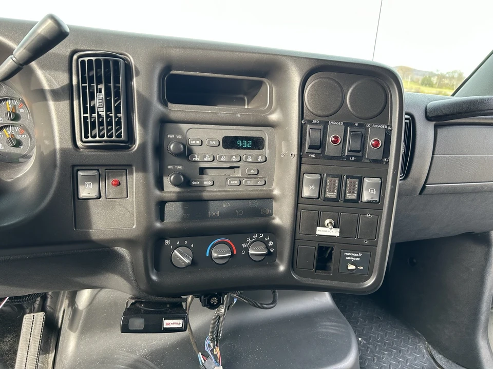 2005 GMC TopKick - Image 29 of 31