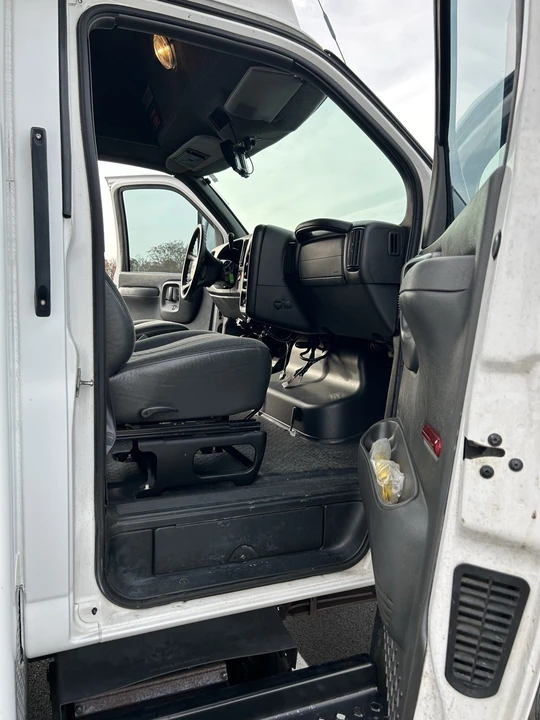 2005 GMC TopKick - Image 23 of 31