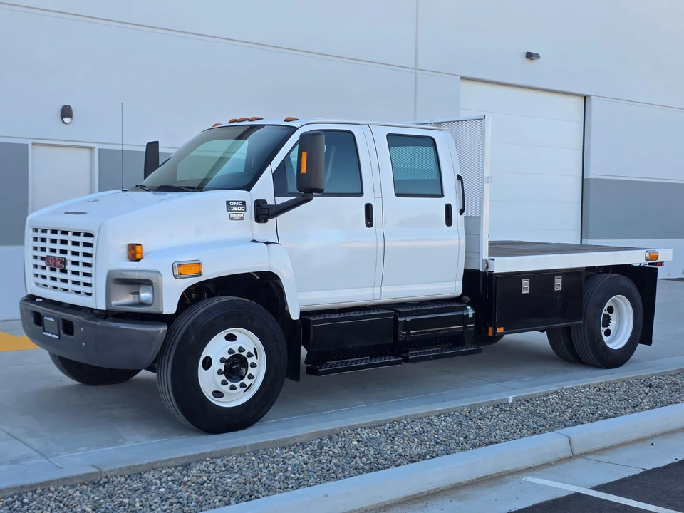 2005 GMC TopKick - Image 7 of 31