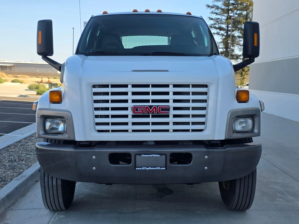 2005 GMC TopKick - Image 6 of 31