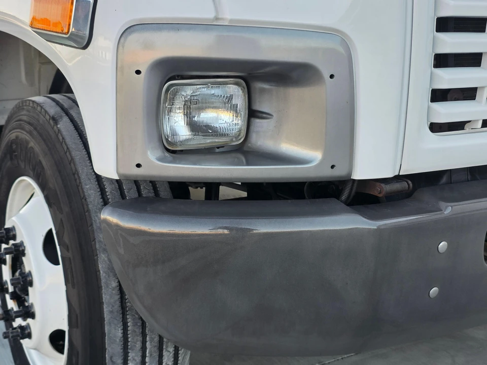 2005 GMC TopKick - Image 15 of 31
