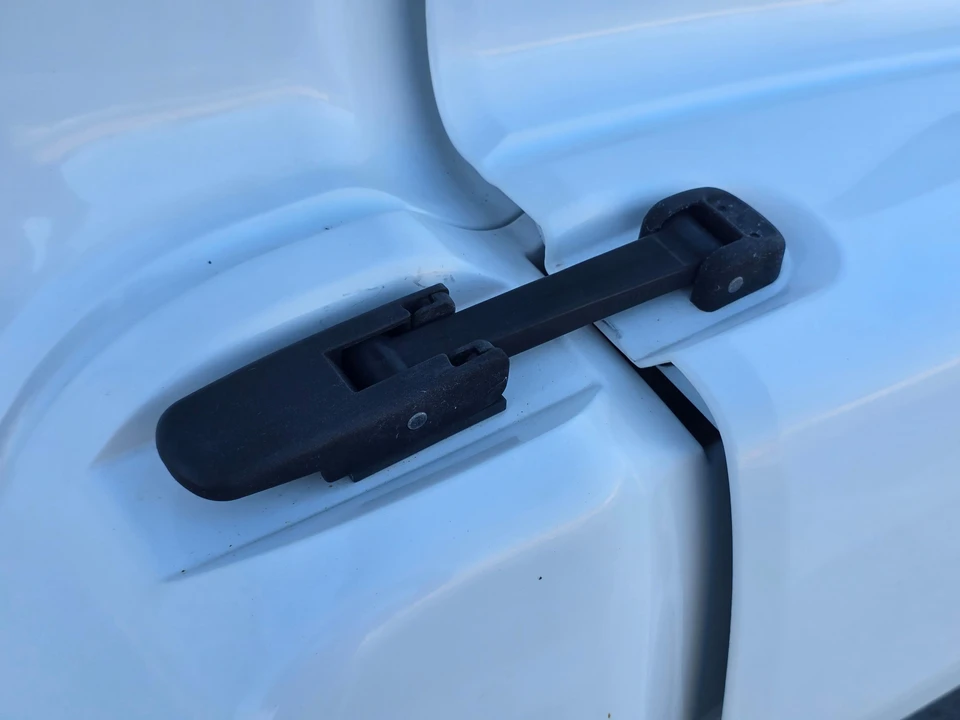 2005 GMC TopKick - Image 22 of 31