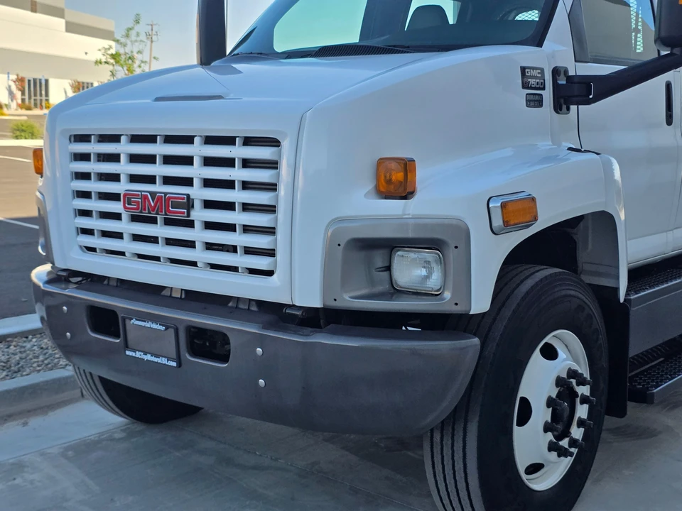 2005 GMC TopKick - Image 19 of 31