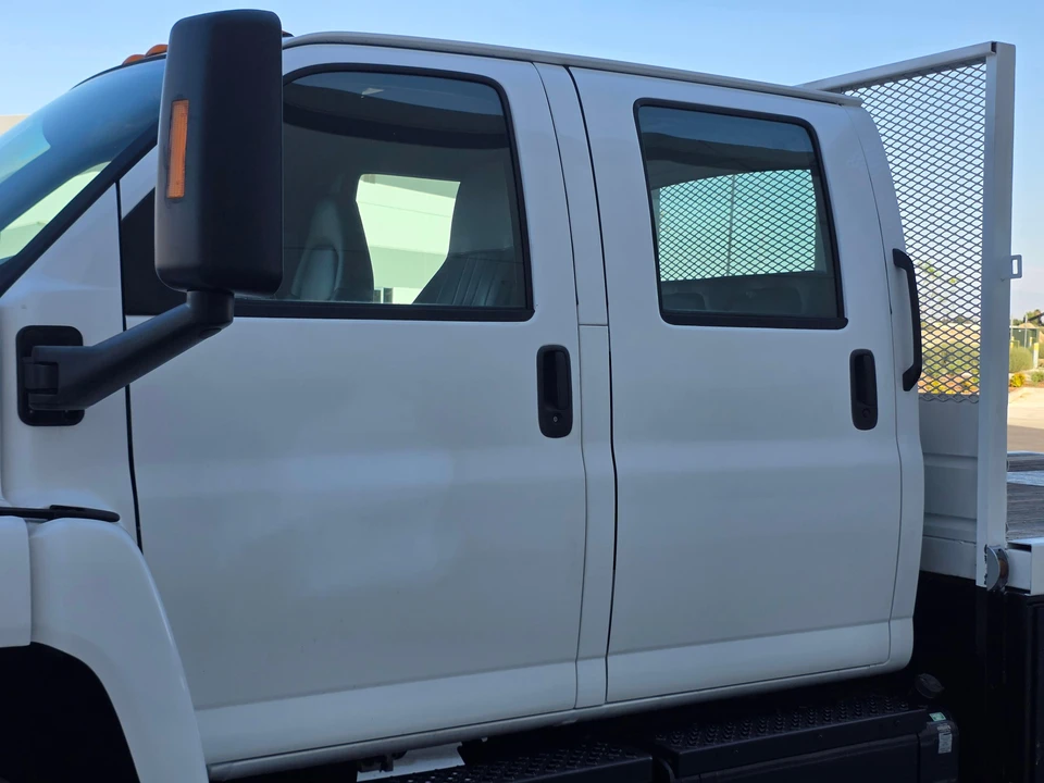2005 GMC TopKick - Image 28 of 31