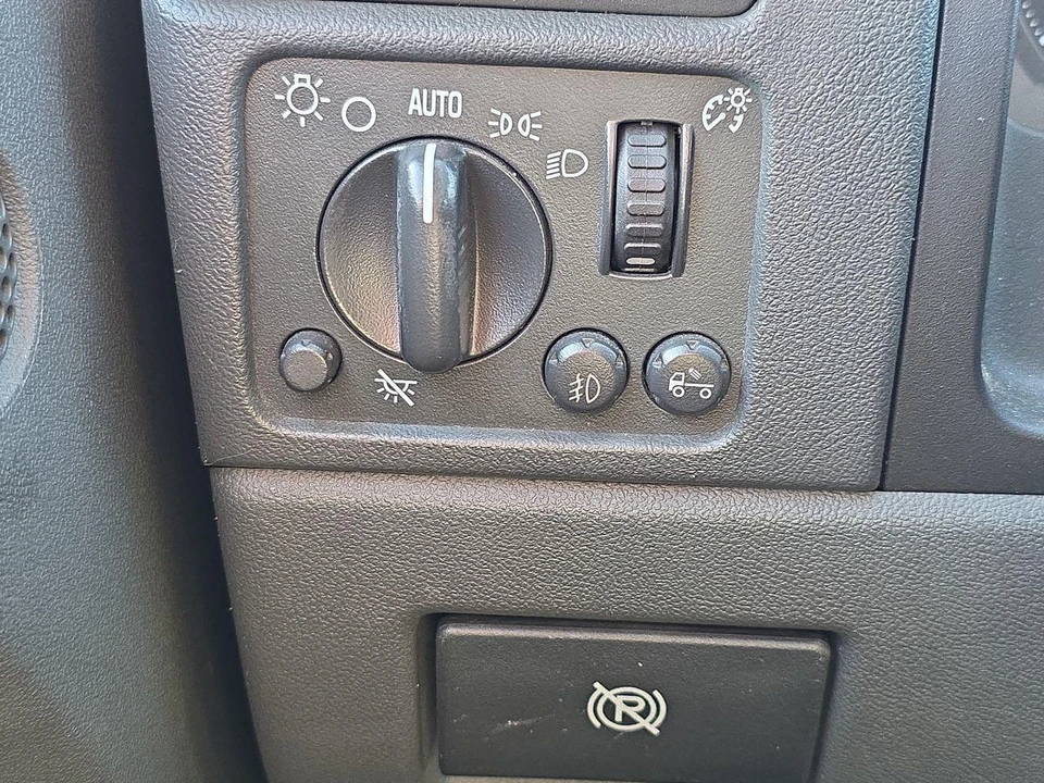2005 GMC Canyon 1st Gen - Image 10 of 31