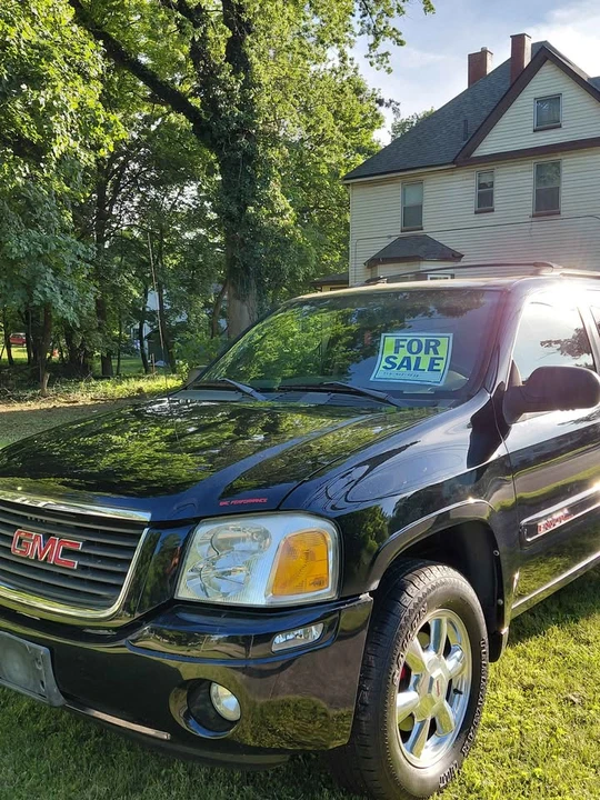 2005 GMC Envoy - Image 2 of 4