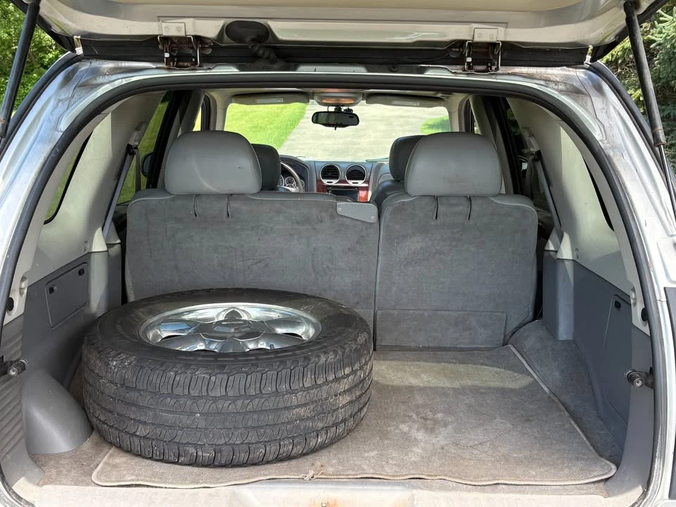 2005 GMC Envoy - Image 9 of 11