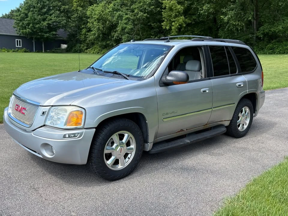 2005 GMC Envoy - Image 2 of 11