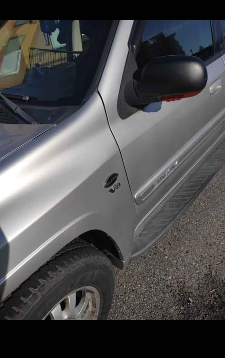 2005 GMC Envoy - Image 2 of 2