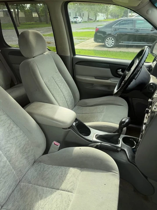 2005 GMC Envoy - Image 3 of 10