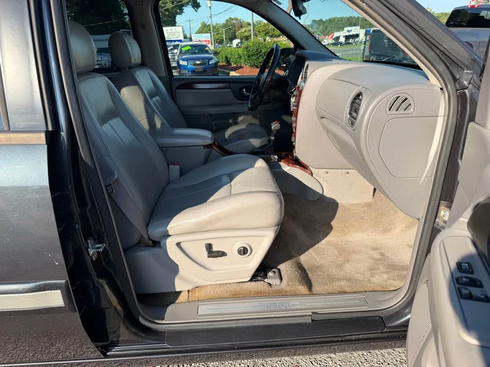 2005 GMC Envoy - Image 19 of 20