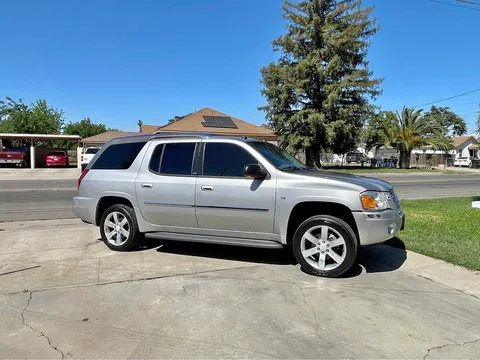 2005 GMC Envoy XUV SLE Sport Utility 4D