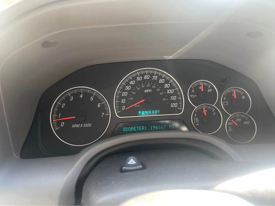 2005 GMC Envoy - Image 9 of 10
