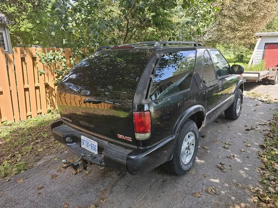 2005 GMC S-15 Jimmy 2nd Gen - Image 2 of 3