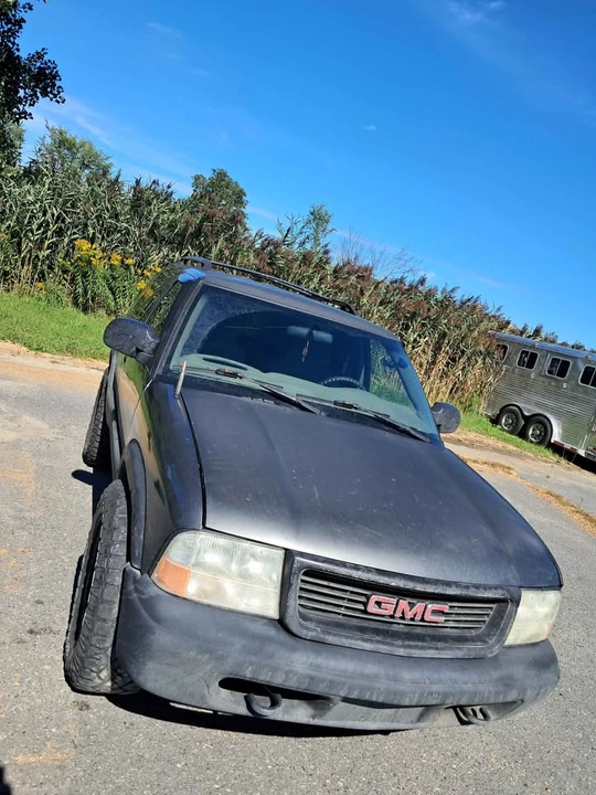 2005 GMC S-15 Jimmy 2nd Gen - Image 4 of 6