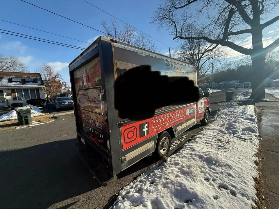2005 GMC Savana - Image 3 of 7