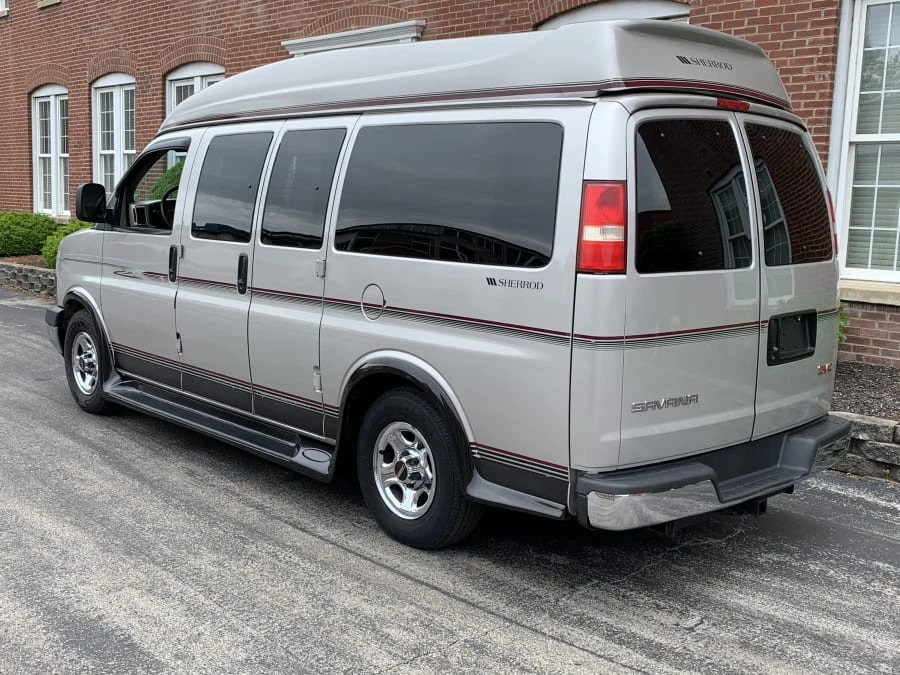 2005 GMC Savana - Image 3 of 9