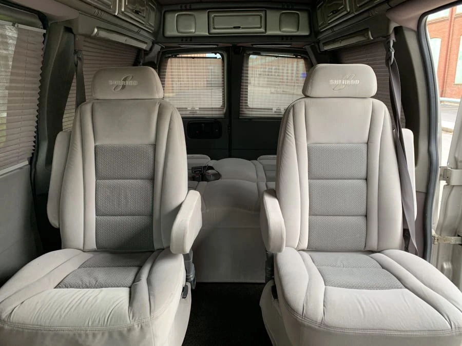 2005 GMC Savana - Image 6 of 9