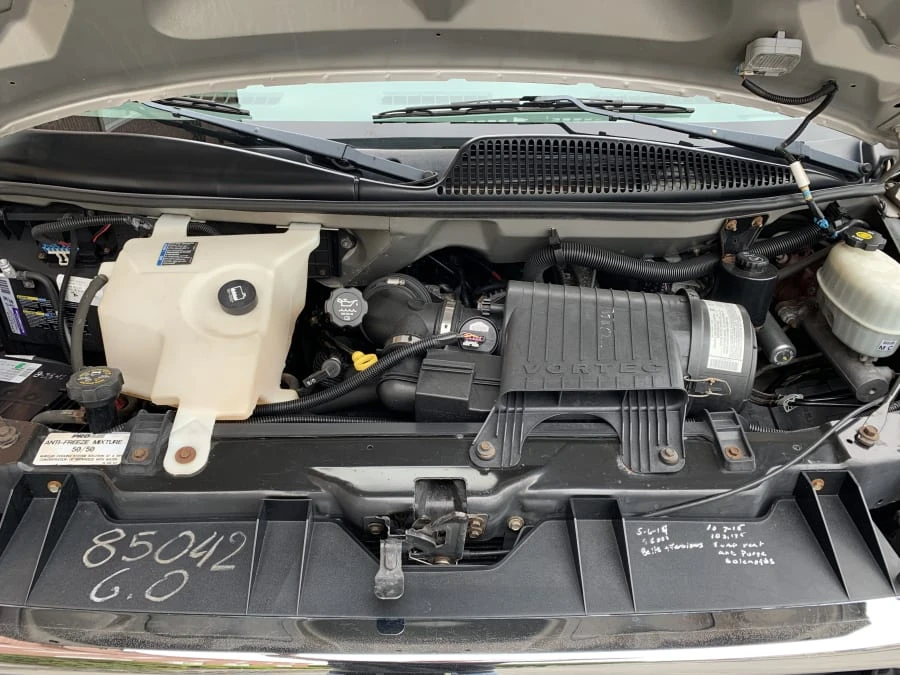 2005 GMC Savana - Image 9 of 9