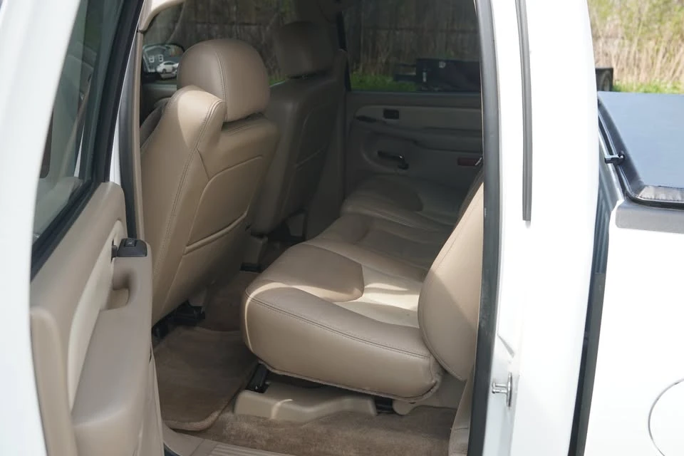 2005 GMC Sierra 2nd Gen - Image 10 of 20