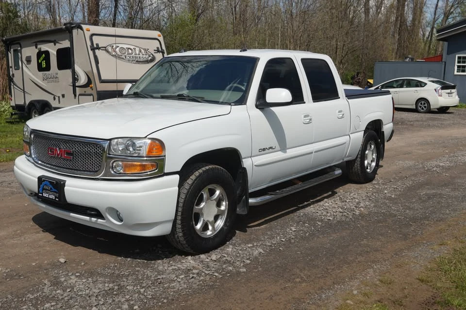 2005 GMC Sierra 2nd Gen - Image 3 of 20