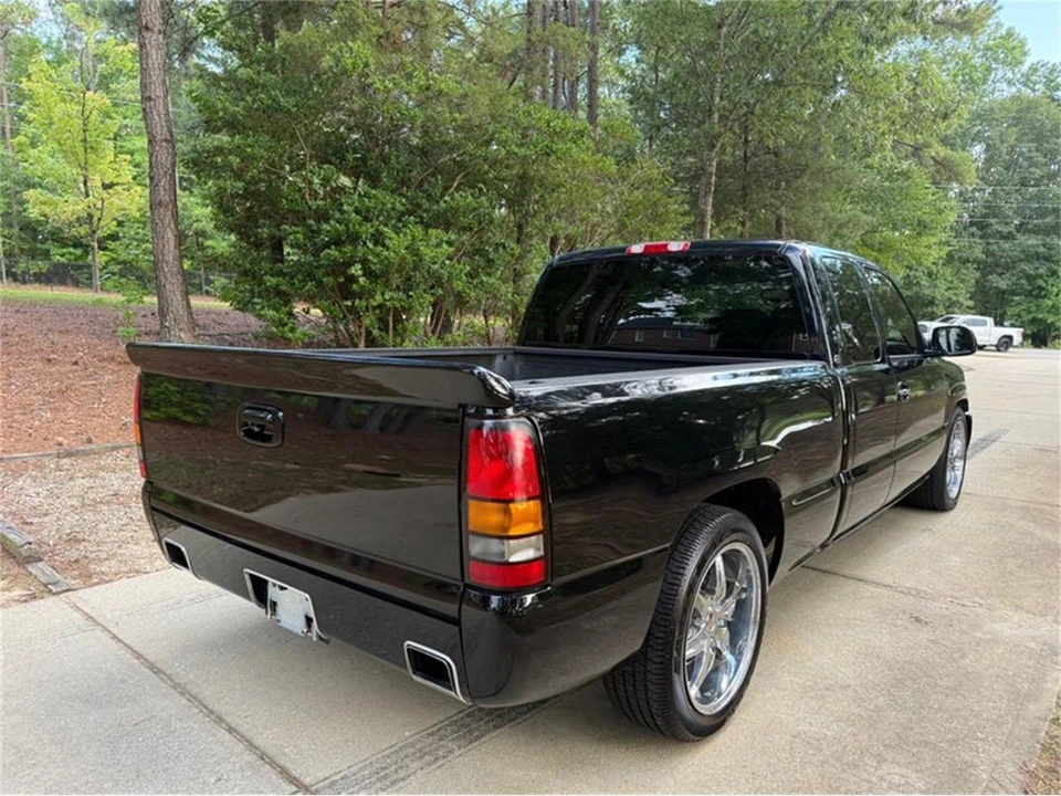 2005 GMC Sierra 2nd Gen - Image 7 of 21