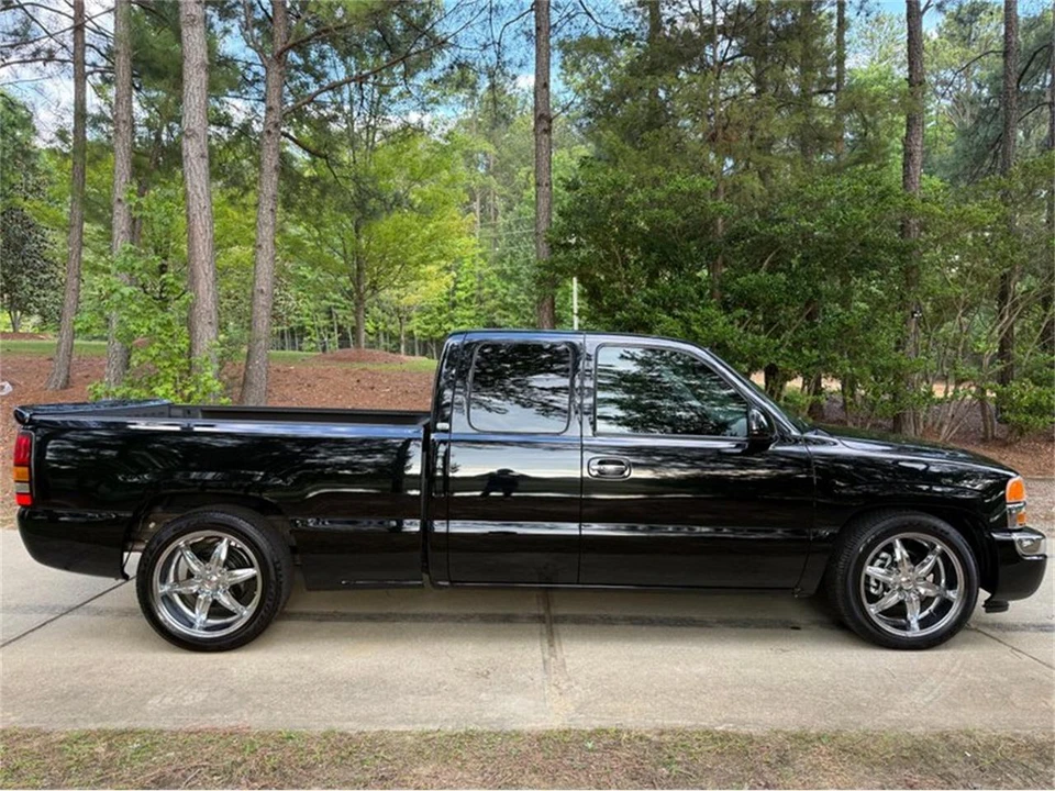 2005 GMC Sierra 2nd Gen - Image 8 of 21